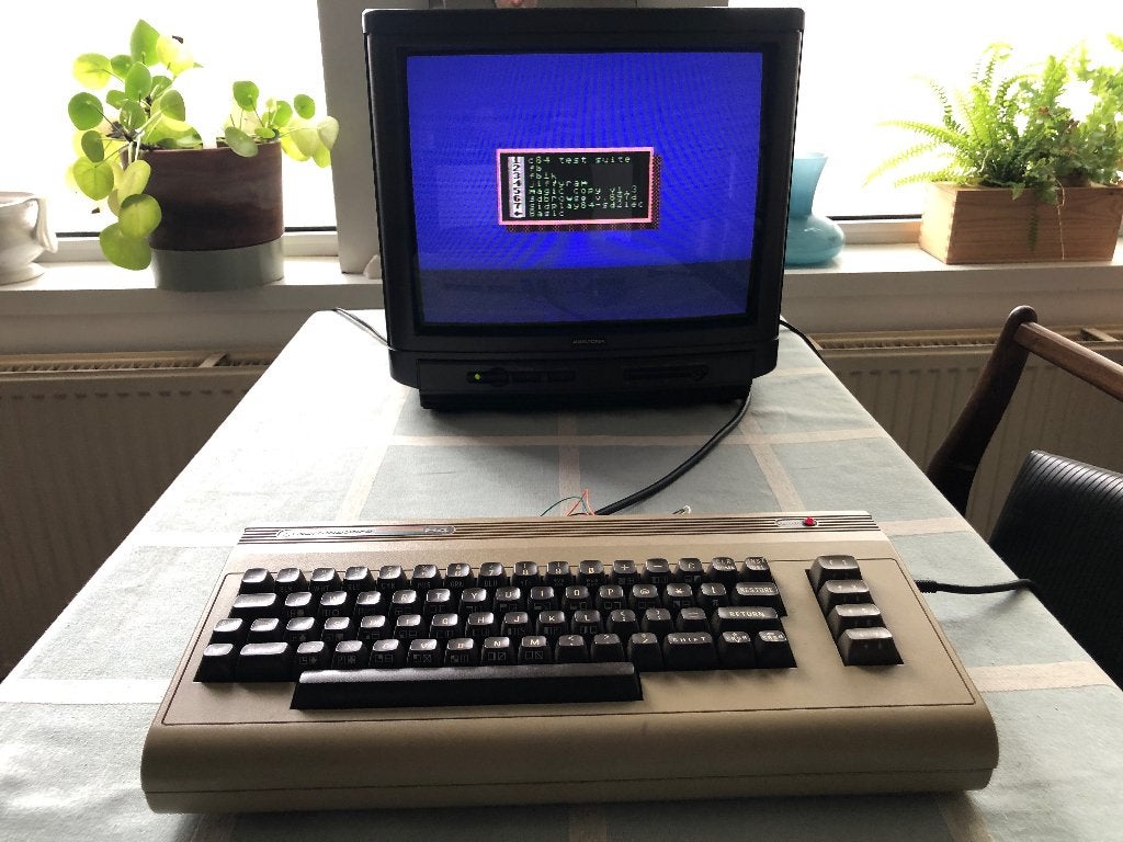 Commodore 64 inclusief crt tv en sd2iec, Computers en Software, Ophalen, Commodore 64