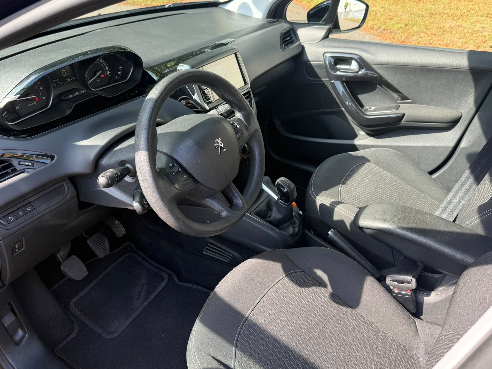 Peugeot 208 1.6 BlueHDi 1:30 ! 113.000 KM ! (bj 2017), Auto's, Voorwielaandrijving, 590 kg, 410 kg, Gebruikt