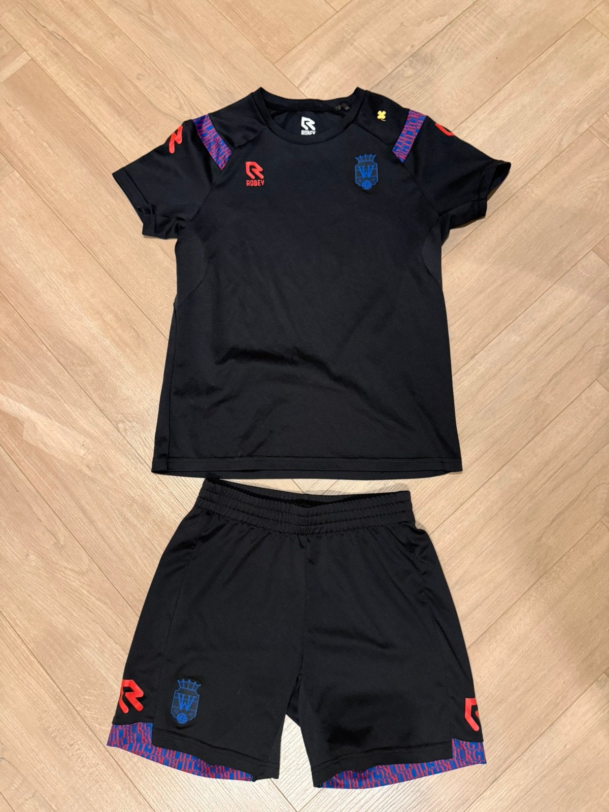 Voetbalpakjes, willem II, Bayern Munchen maat 152, Ophalen of Verzenden, Zo goed als nieuw, Jongen of Meisje