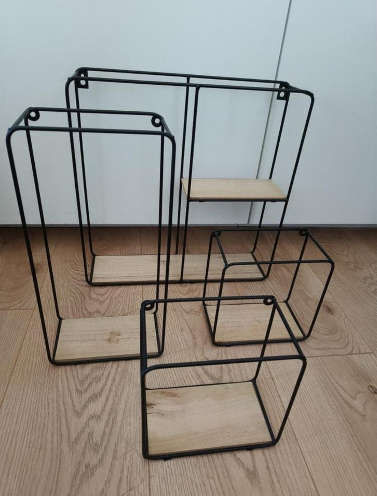 Set van 4 zwarte metalen wandplanken met houten bodem, Ophalen of Verzenden, Gebruikt