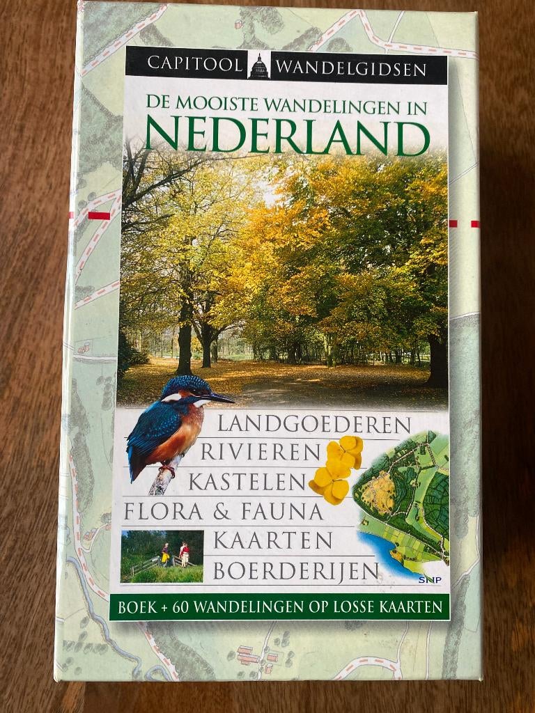 Capitool wandelgidsen - De mooiste wandelingen in Nederland, Boeken, Capitool, Ophalen of Verzenden, Zo goed als nieuw, Reisgids of -boek