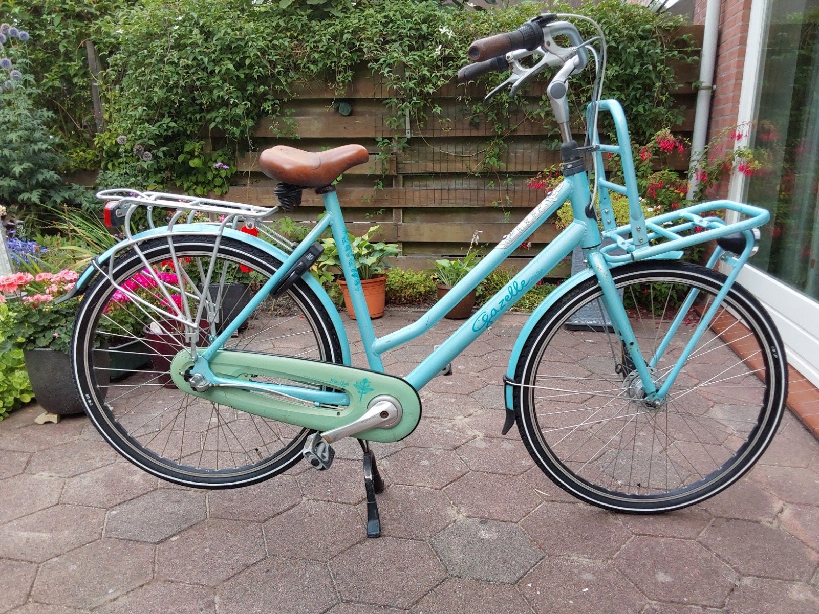 Gazelle damesfiets met voor en achterdrager, Ophalen, Gebruikt, Versnellingen, 56 cm of meer