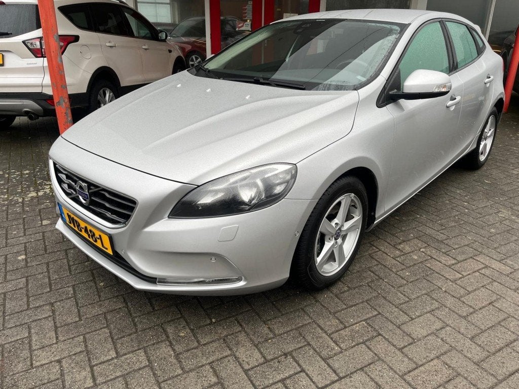 Volvo V40 1.6 T4 180PK Automaat Onderhoudshistory aanwezig, Gebruikt, 4 cilinders, 700 kg, Bedrijf