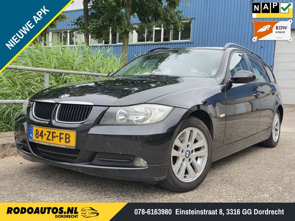 BMW 3 Serie Touring 320i Business Line Navi/Airco/Cruise ✅, Auto's, 4 cilinders, Zwart, Origineel Nederlands, Handgeschakeld