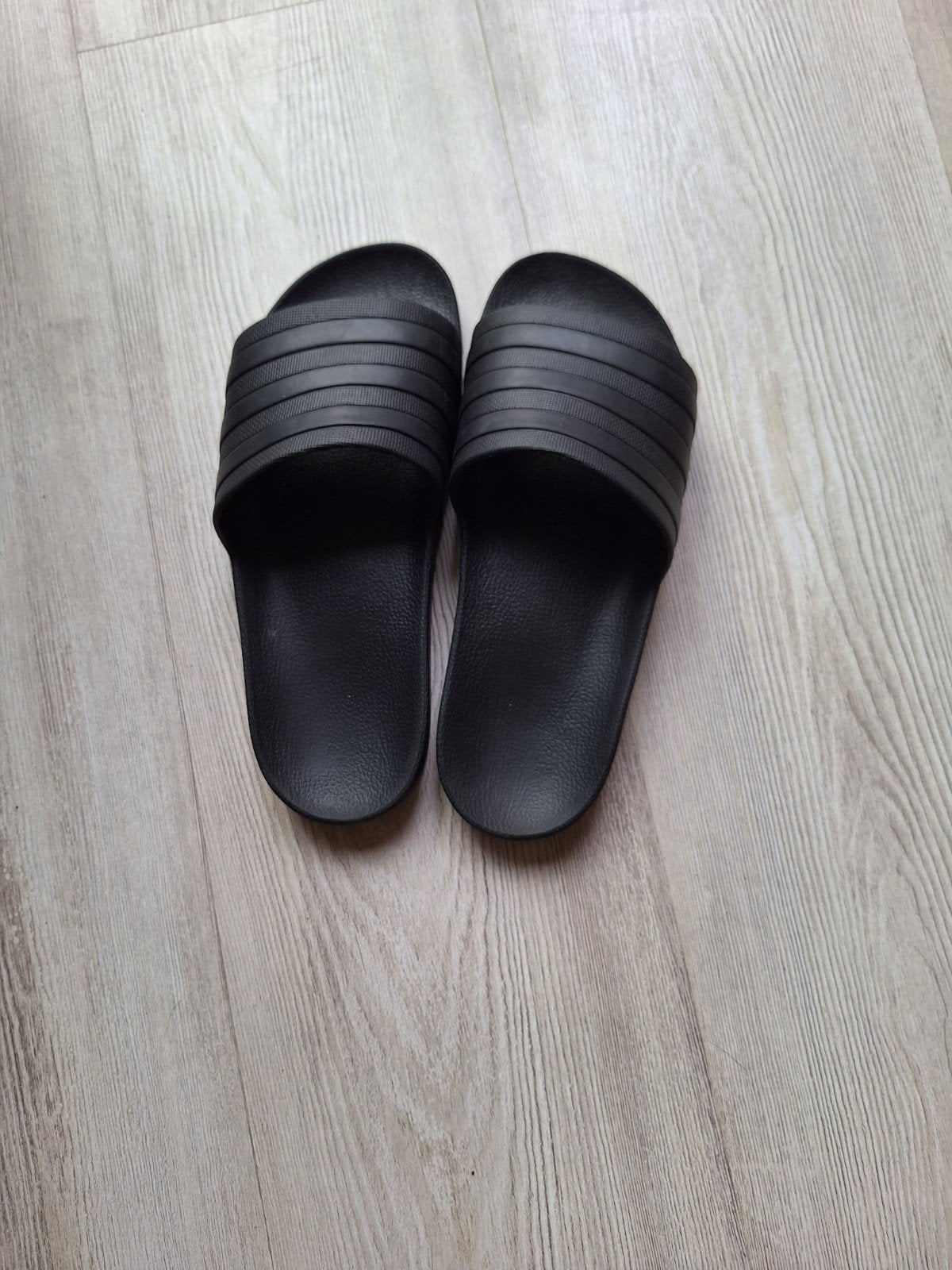 Adidas Adilette Slippers Zwart - Comfortabel en Stijlvol, Slippers, Adidas, Zwart, Ophalen of Verzenden