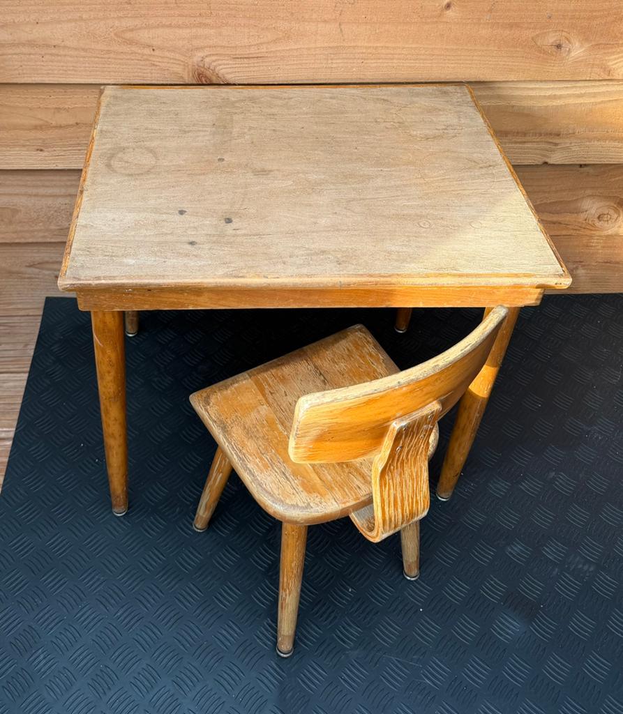 Vintage Kinderstoeltje en Tafeltje uit de jaren 70, Ophalen of Verzenden, Gebruikt, Stoel(en)