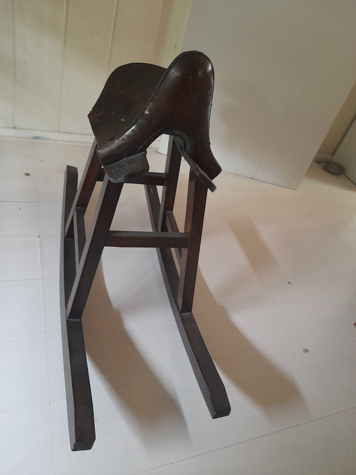 Mooi houten hobbelpaard, 1 kruk, Ophalen, 60 tot 90 cm