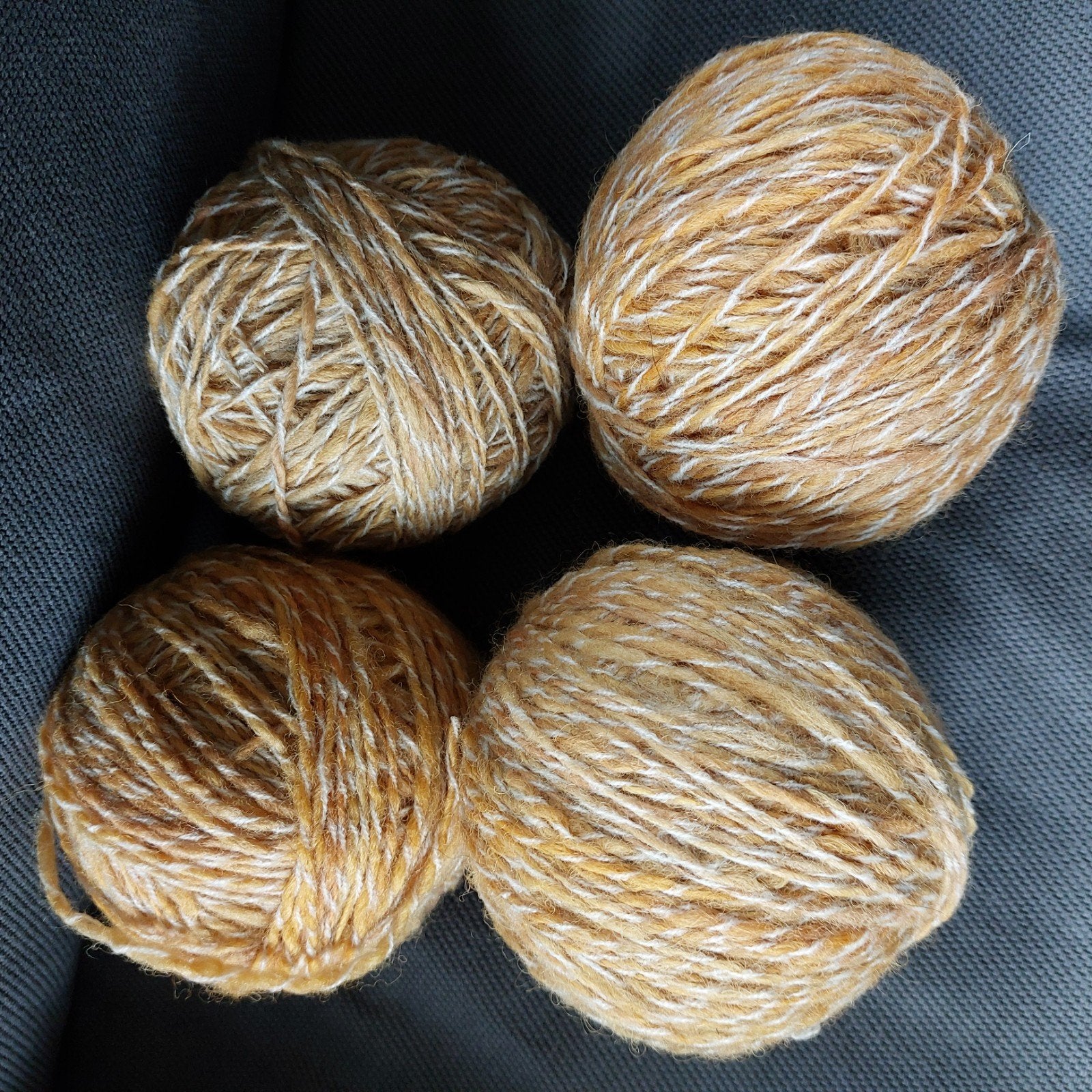 428 gram handgesponnen wol, Ophalen of Verzenden, Nieuw, Breien of Haken, Wol of Garen