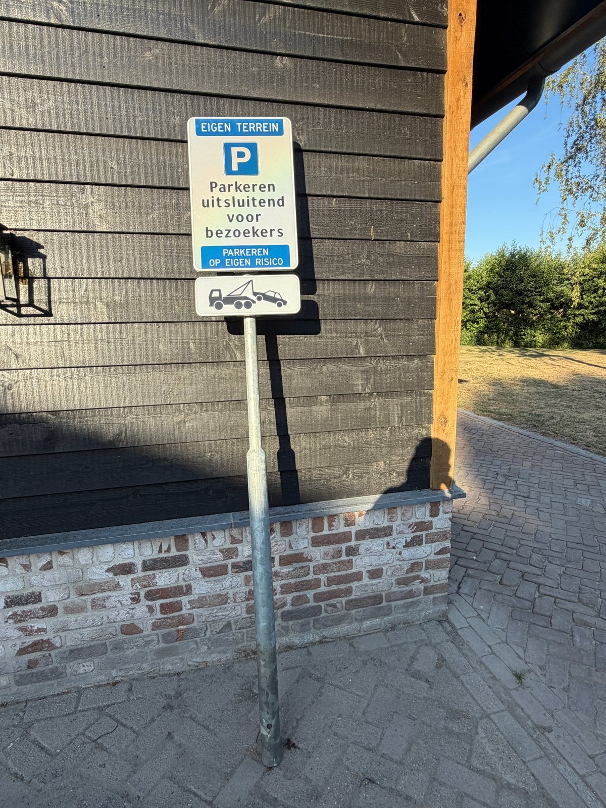 Verkeersbord parkeren 9 stuks op paal parkeerbord, Ophalen of Verzenden, Zo goed als nieuw