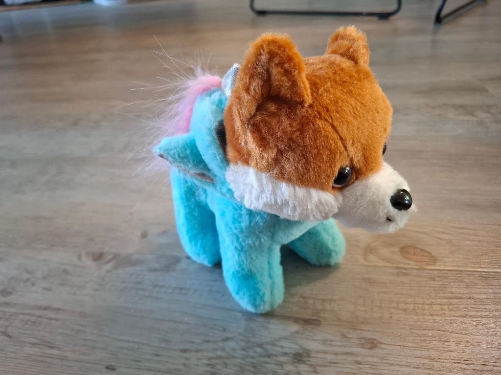 Knuffel - Hond 16 in Eenhoorn Onesie, Ophalen of Verzenden, Zo goed als nieuw, Hond
