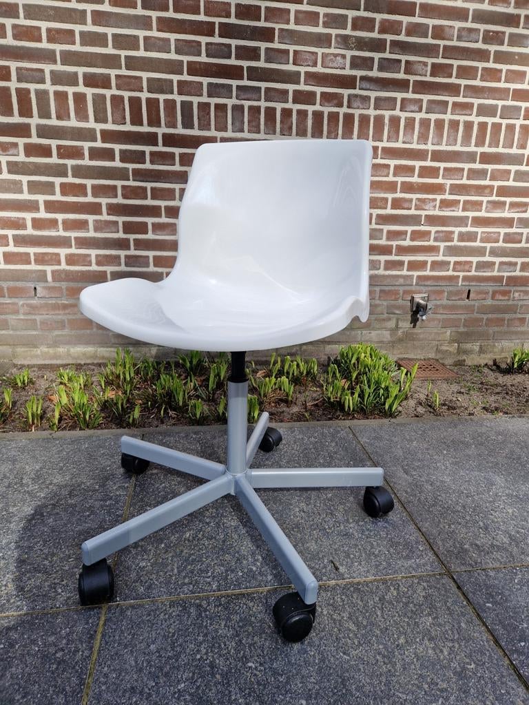 Witte kinder-bureaustoel Ikea, Ophalen, Zo goed als nieuw, Wit