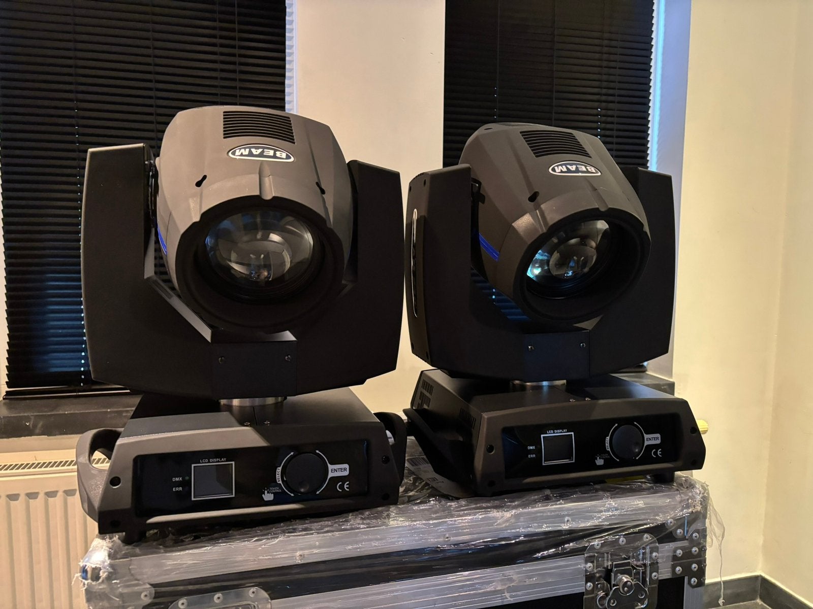 Movinghead beam 230 watt set van 2 inc. Flightcase nieuw!, Muziek en Instrumenten, Ophalen, Nieuw, Licht, Geluidgestuurd