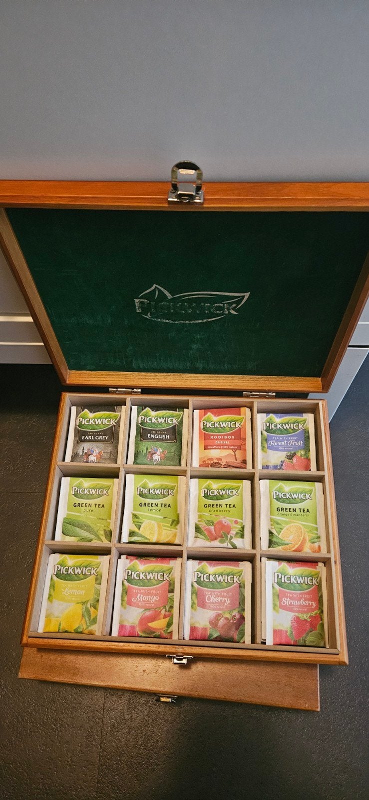 Pickwick theedoos van hout met 12 vakken, Hout, Ophalen of Verzenden, Zo goed als nieuw, Theedoos