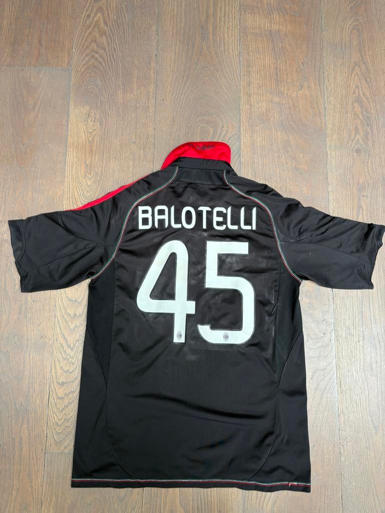 AC Milan Balotelli 45 Thuisshirt Maat L, Sport en Fitness, Voetbal, Maat L, Ophalen of Verzenden, Gebruikt, Shirt