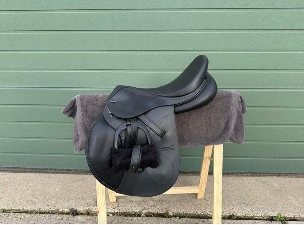 Tekna springzadel 17,5 inc zwart., Dieren en Toebehoren, Toebehoren, 1 paard of pony