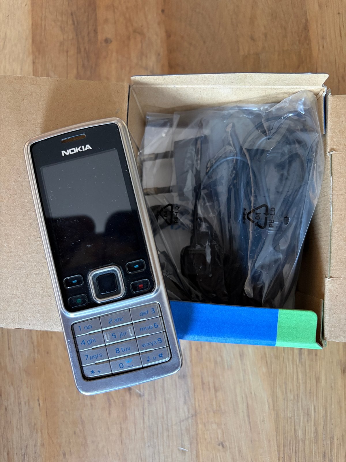 Nokia C2-01 Klassieke Telefoon - Zilver/Zwart, Gebruikt, Fysiek toetsenbord, 3 tot 6 megapixel, Ophalen of Verzenden