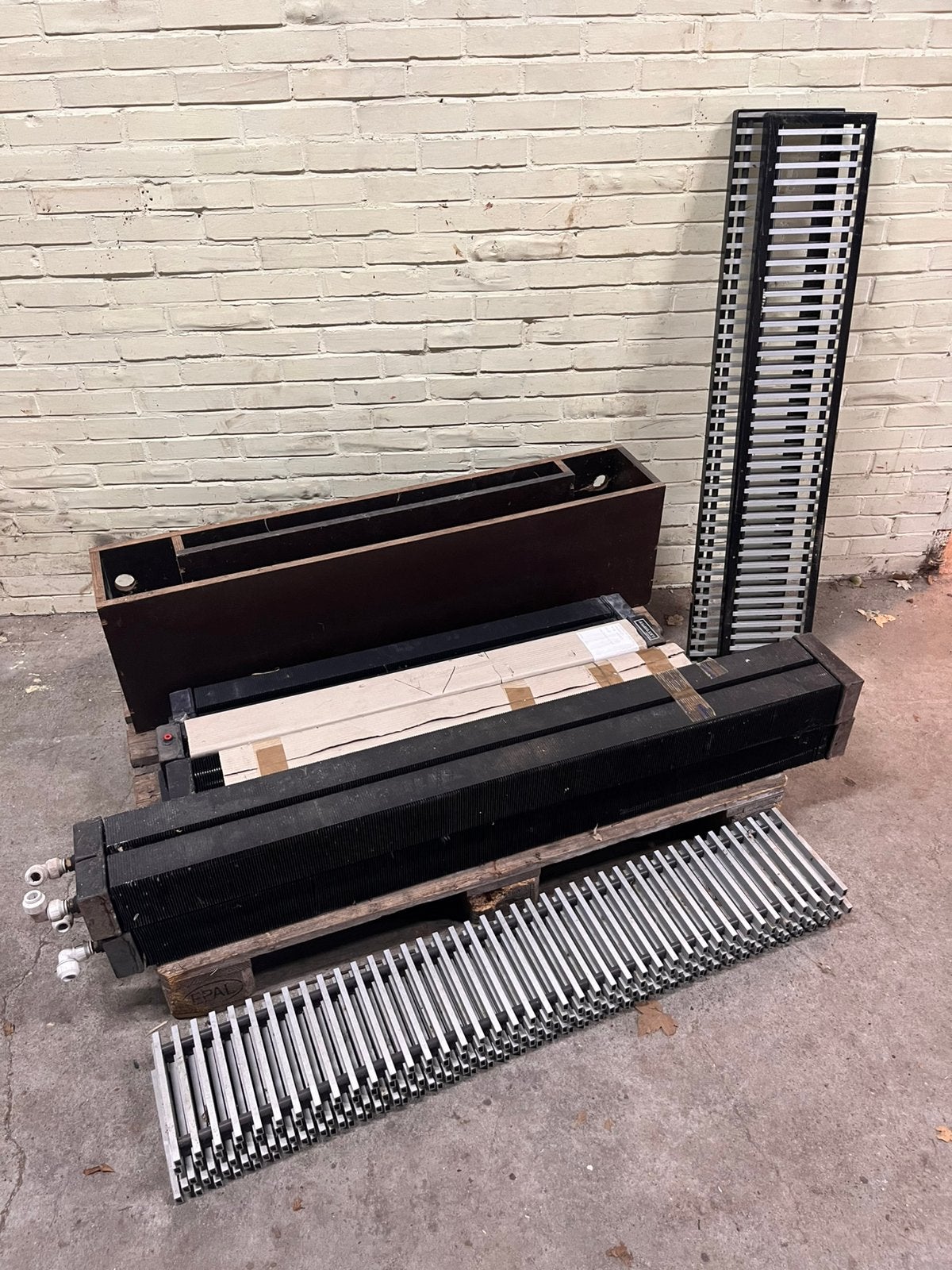 Alumaxx betherma convector met roosters en put, Ophalen, Gebruikt, Minder dan 30 cm, Radiator
