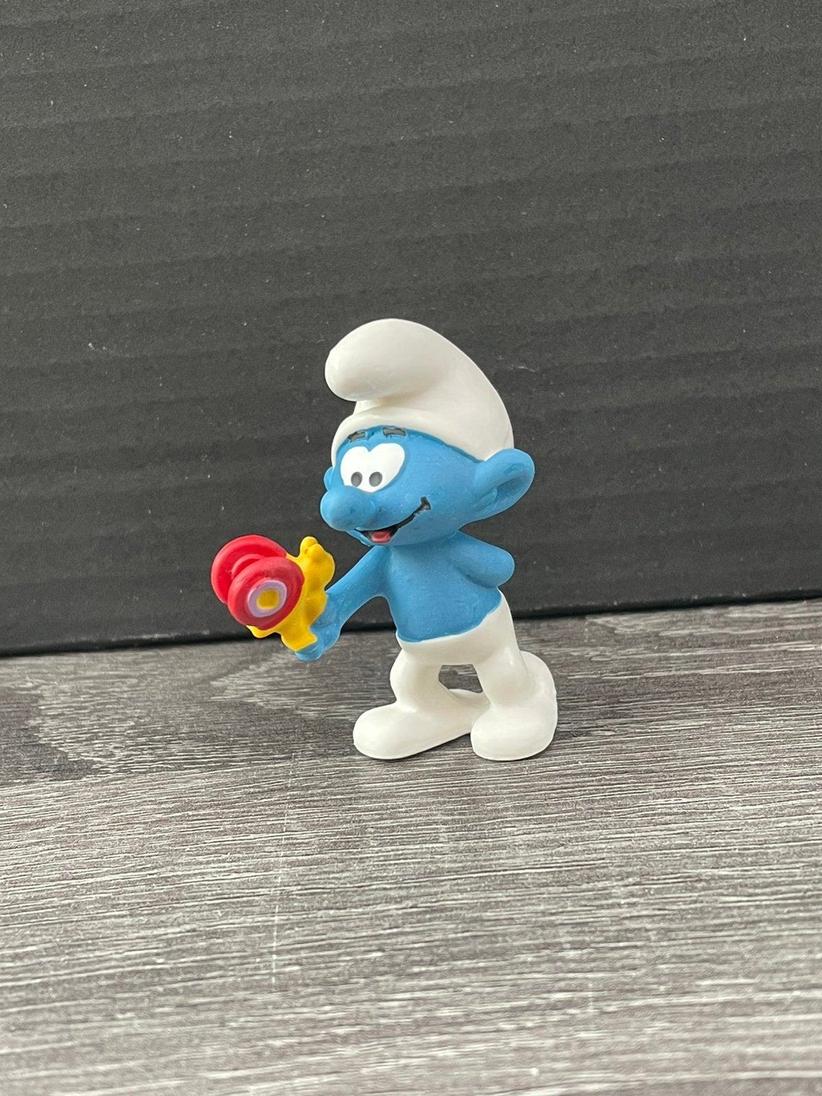 Smurf met slakje - Vintage Smurfen figuurtje, Ophalen of Verzenden, Gebruikt, Overige Smurfen, Poppetje, Figuurtje of Knuffel