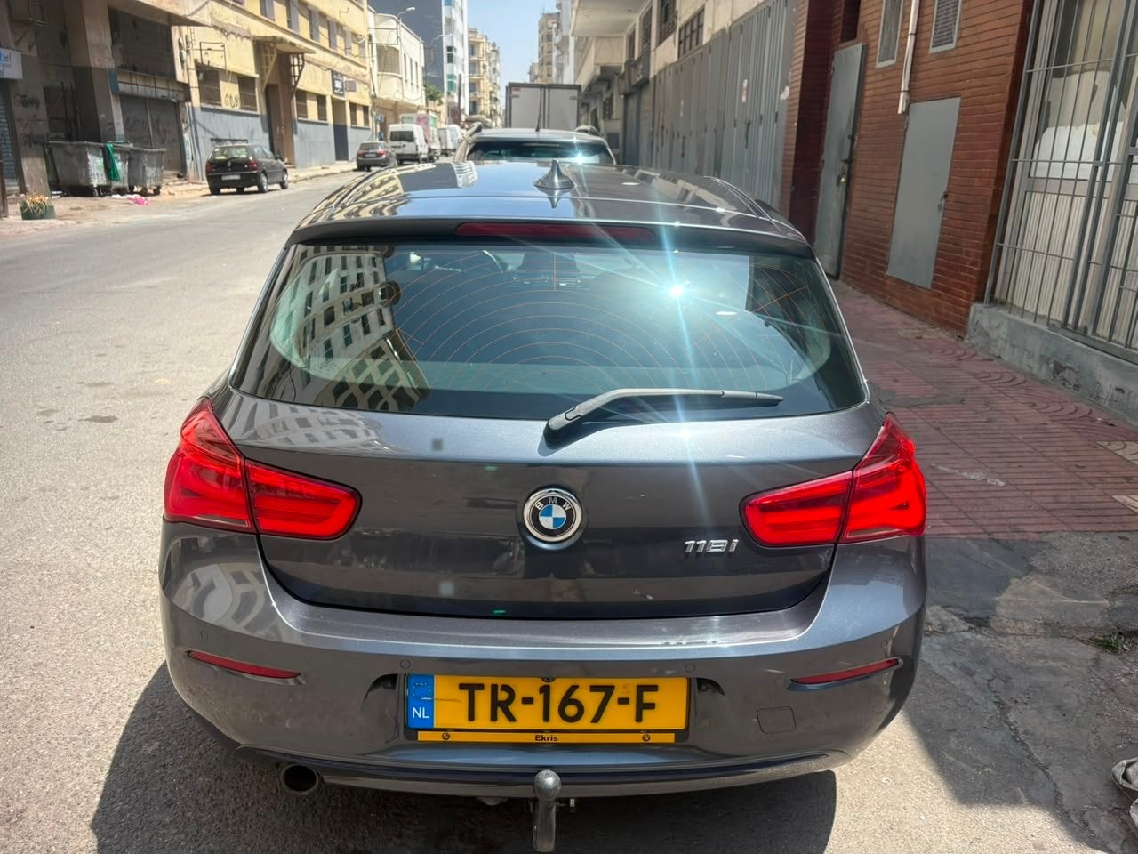 BMW 1-Serie 118i 136pk Aut 2018 Grijs, Auto's, BMW, 1295 kg, 650 kg, Particulier, 3 cilinders