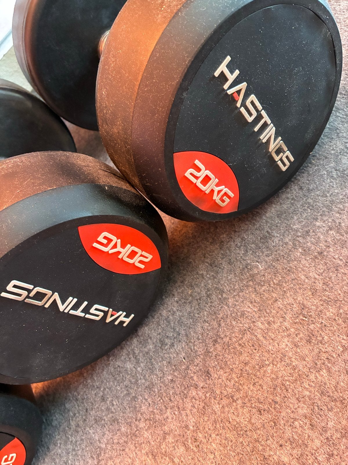 Hastings Dumbbells en Focus Fitness Fitnessbank, Ophalen, Gebruikt, Armen, Dumbbell