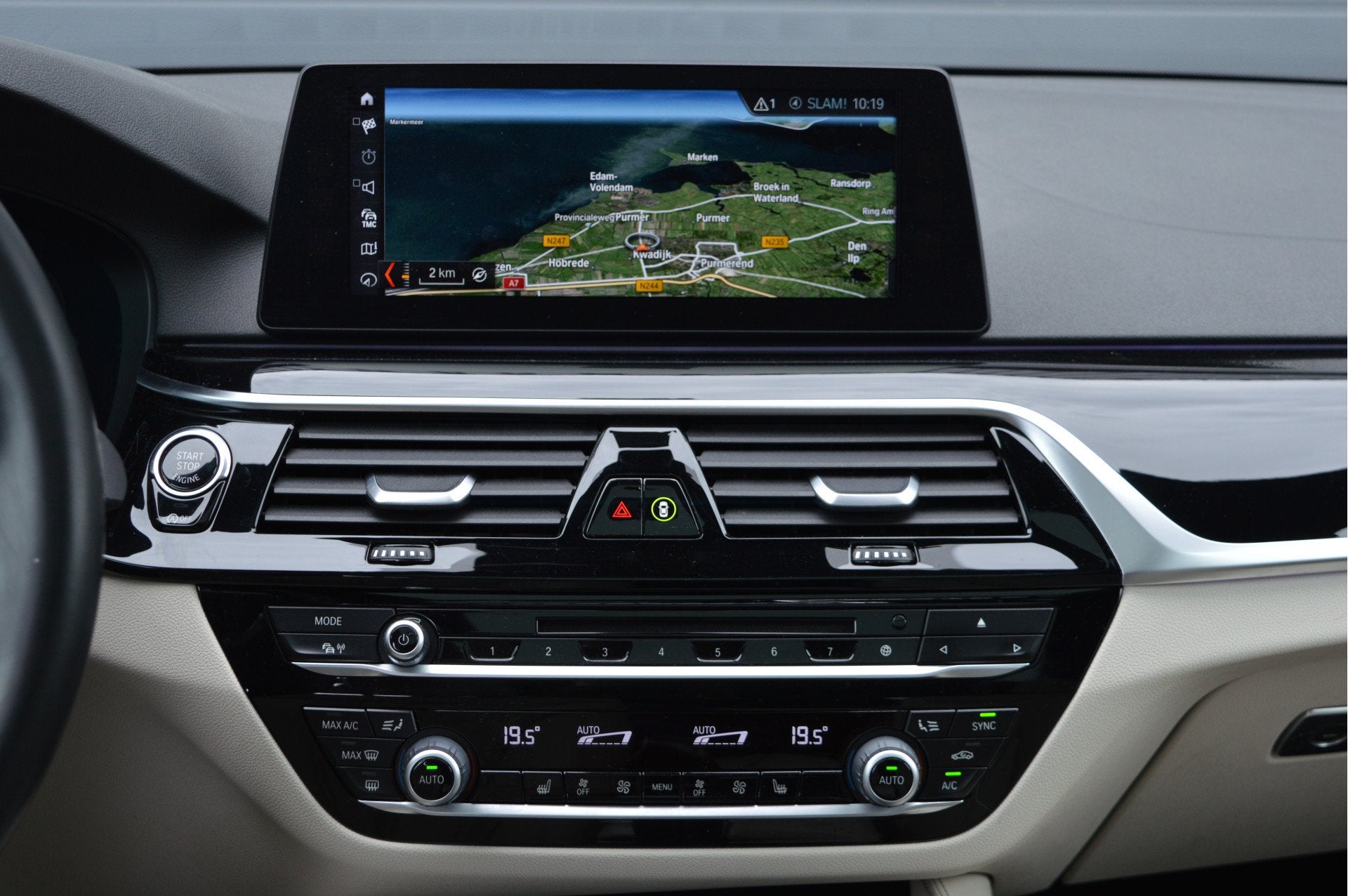Foto 26 van BMW 5 Serie Touring 520i High Executive | M-PAKKET | PANO |