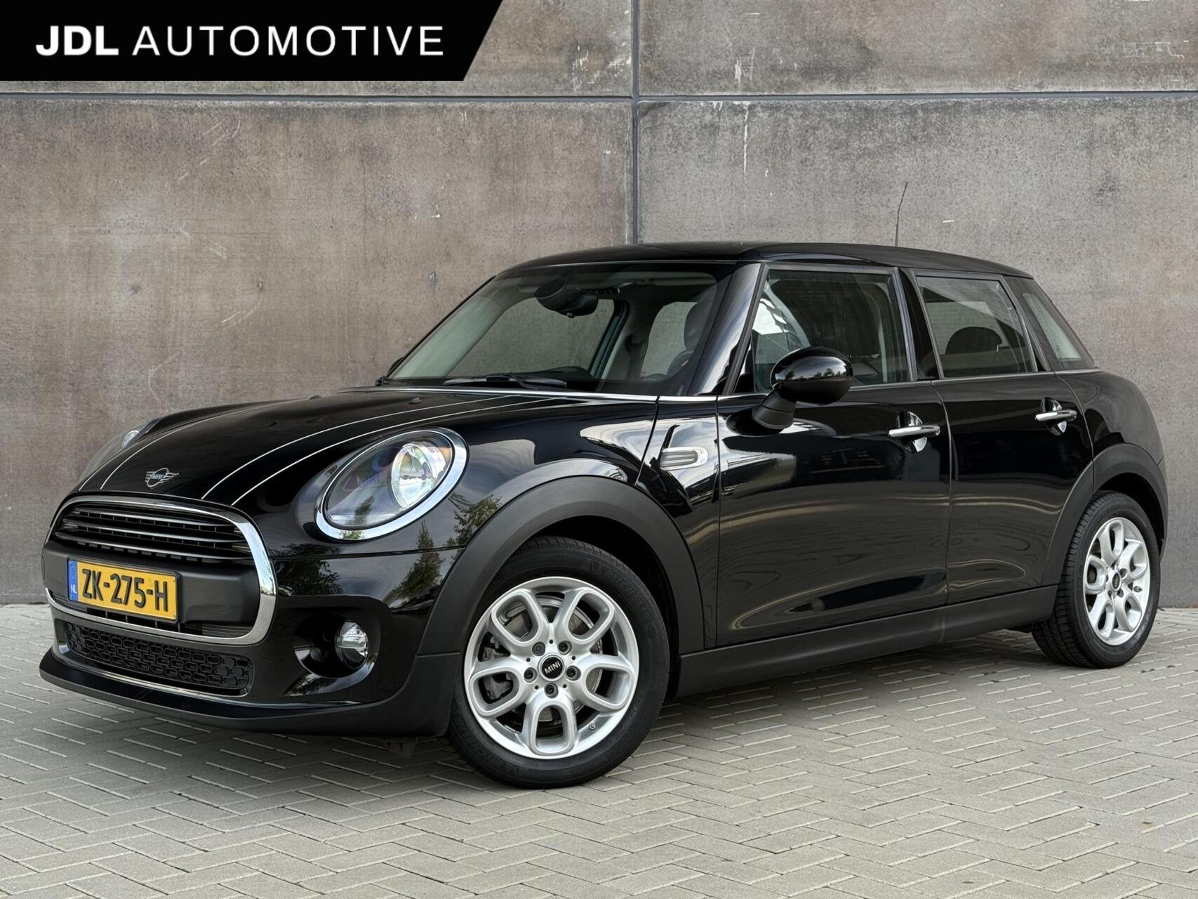 Mini 5-Deurs 1.5 One Pepper | CarPlay | 1ste eigenaar | Deal, Voorwielaandrijving, Dealer onderhouden, Stof, Gebruikt