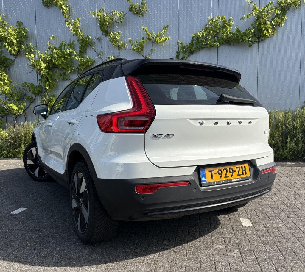 Volvo XC40 Single Motor Extended Range Ultimate 82 kWh | Sch, Auto's, Volvo, Achterwielaandrijving, 82 kWh, Leder en Stof, Wit