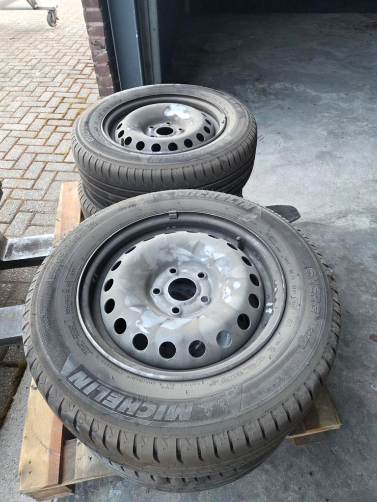 Michelin 195/65 R15 Set Zomerbanden, Ophalen, Gebruikt