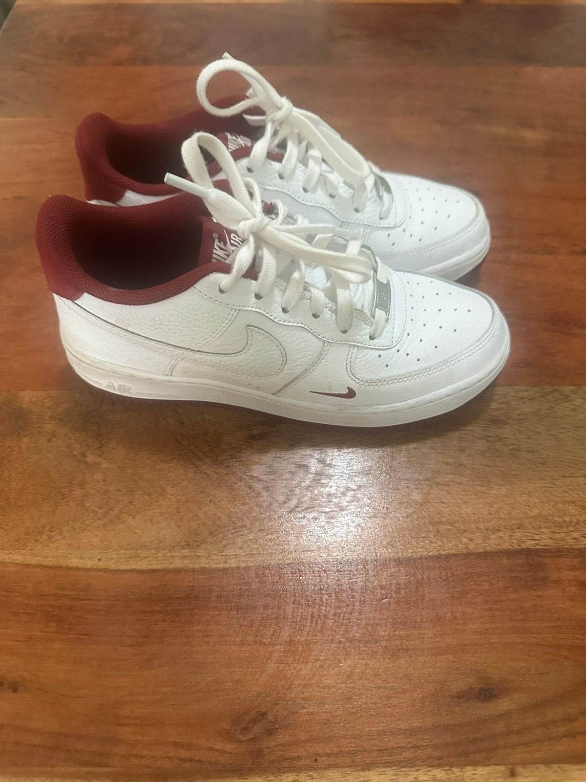 Dames witte nike schoenen, Sport en Fitness, Loopsport en Atletiek, Ophalen, Zo goed als nieuw, Hardloopschoenen, Nike