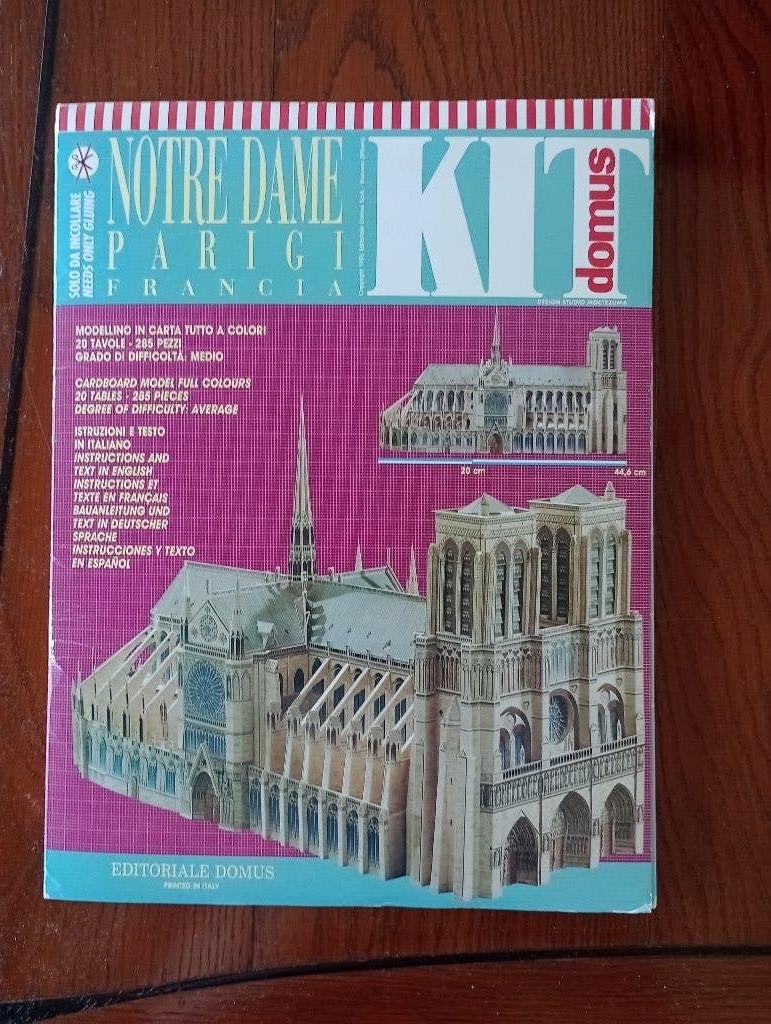 bouwpakket Notre Dame, Studio Moctezuma, Architecten, Ophalen of Verzenden, Zo goed als nieuw