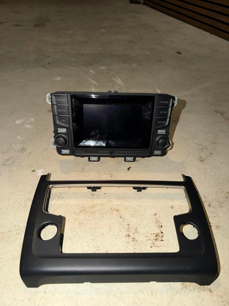 Originele VW Polo Radio met Digitaal Scherm, Auto diversen, Autoradio's, Ophalen of Verzenden, Zo goed als nieuw