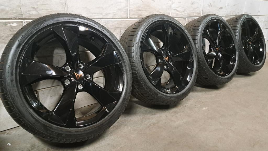 Lichtmetalen velgen Seat Leon Cupra 225/40/18 Set als nieuw!, 18 inch, Gebruikt, Banden en Velgen, Ophalen of Verzenden