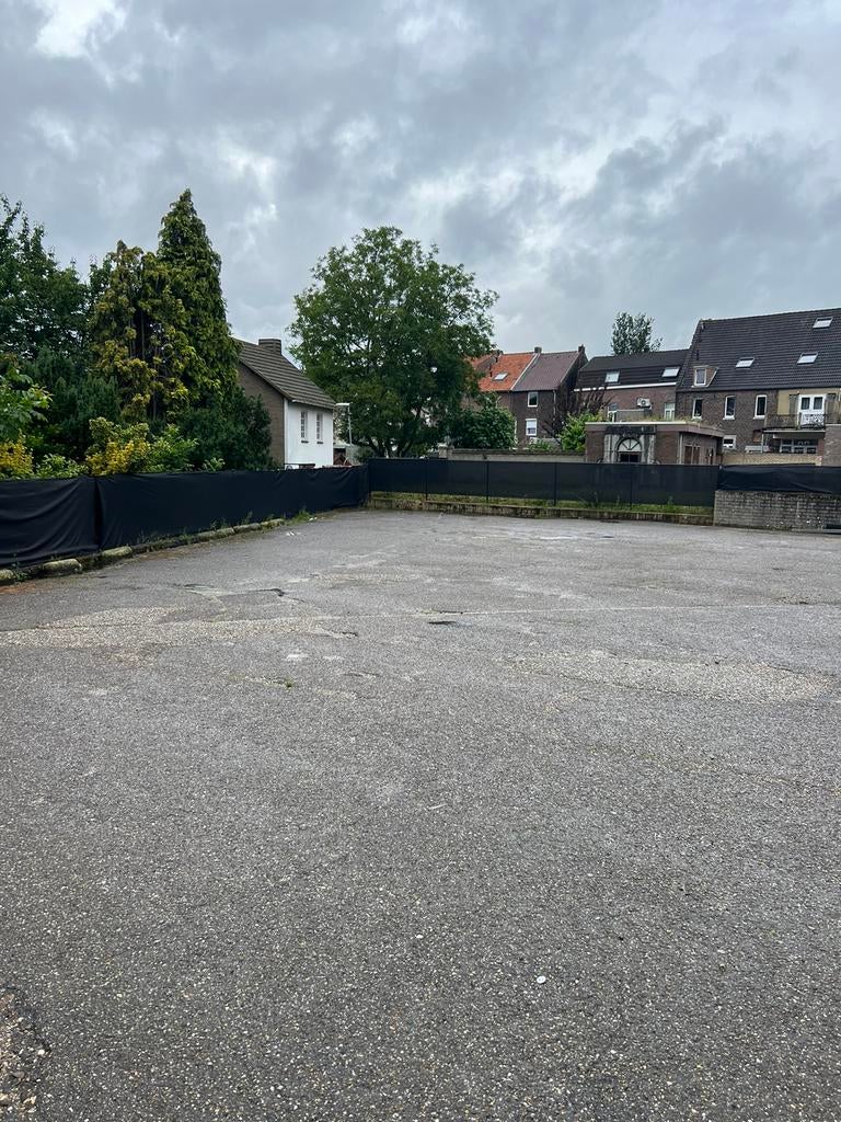 Camper/ caravan stalling in hartje Sittard, Caravans en Kamperen, Caravanstallingen