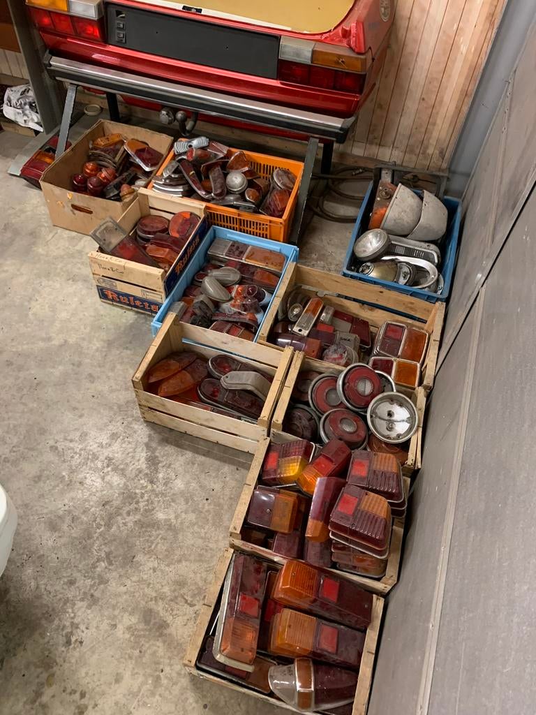 Verlichting voor 300+ oldtimers - Achterlichten + Koplampen, Ophalen of Verzenden, Gebruikt, Oldtimer onderdelen