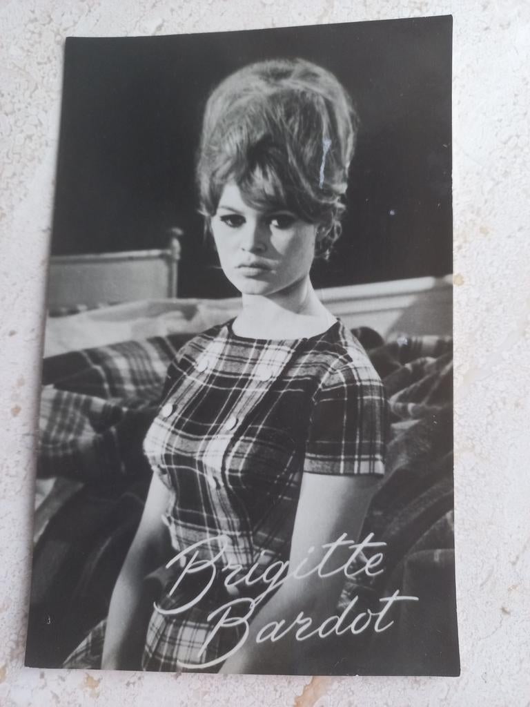 Brigitte Bardot Ansichtkaart, Verzamelen, Ansichtkaarten | Themakaarten, Ophalen of Verzenden, 1960 tot 1980, Ongelopen, Sterren en Beroemdheden