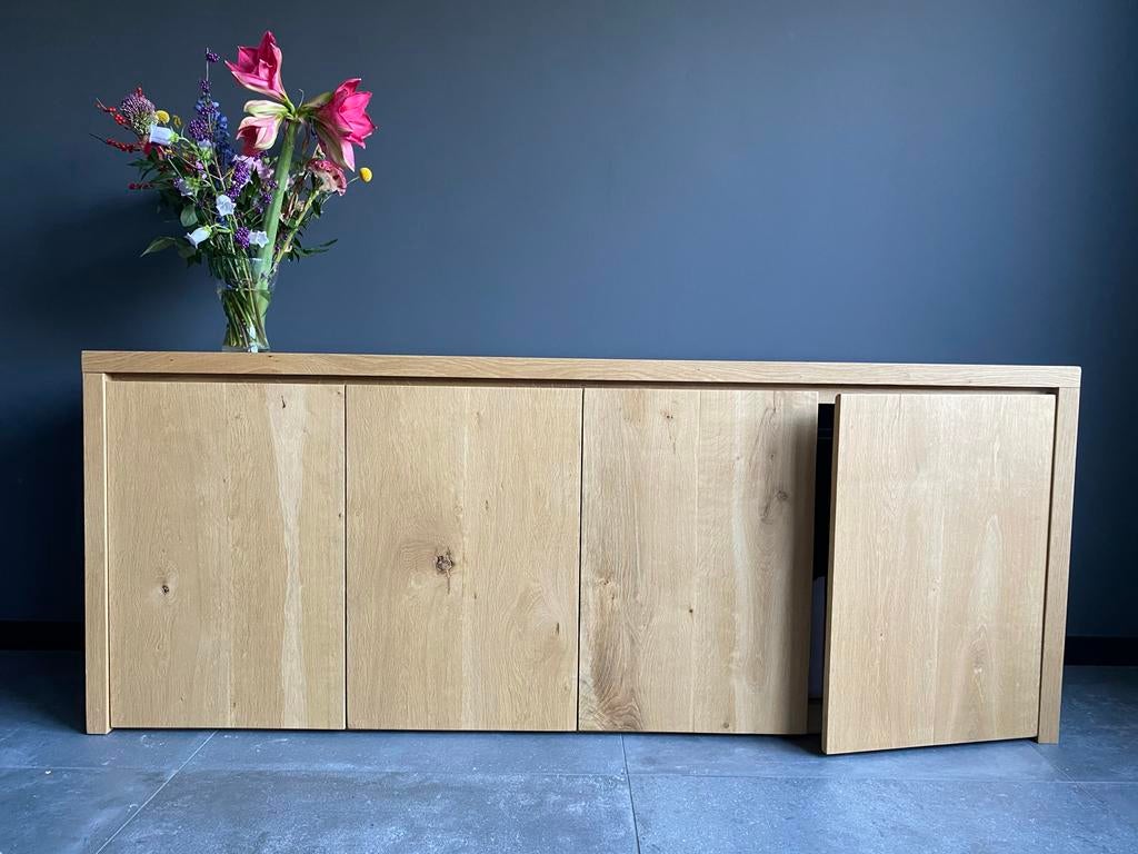 Handgemaakt eiken dressoir - Japandi stijl, Huis en Inrichting, Kasten | Dressoirs, Zo goed als nieuw, 150 tot 200 cm, 25 tot 50 cm