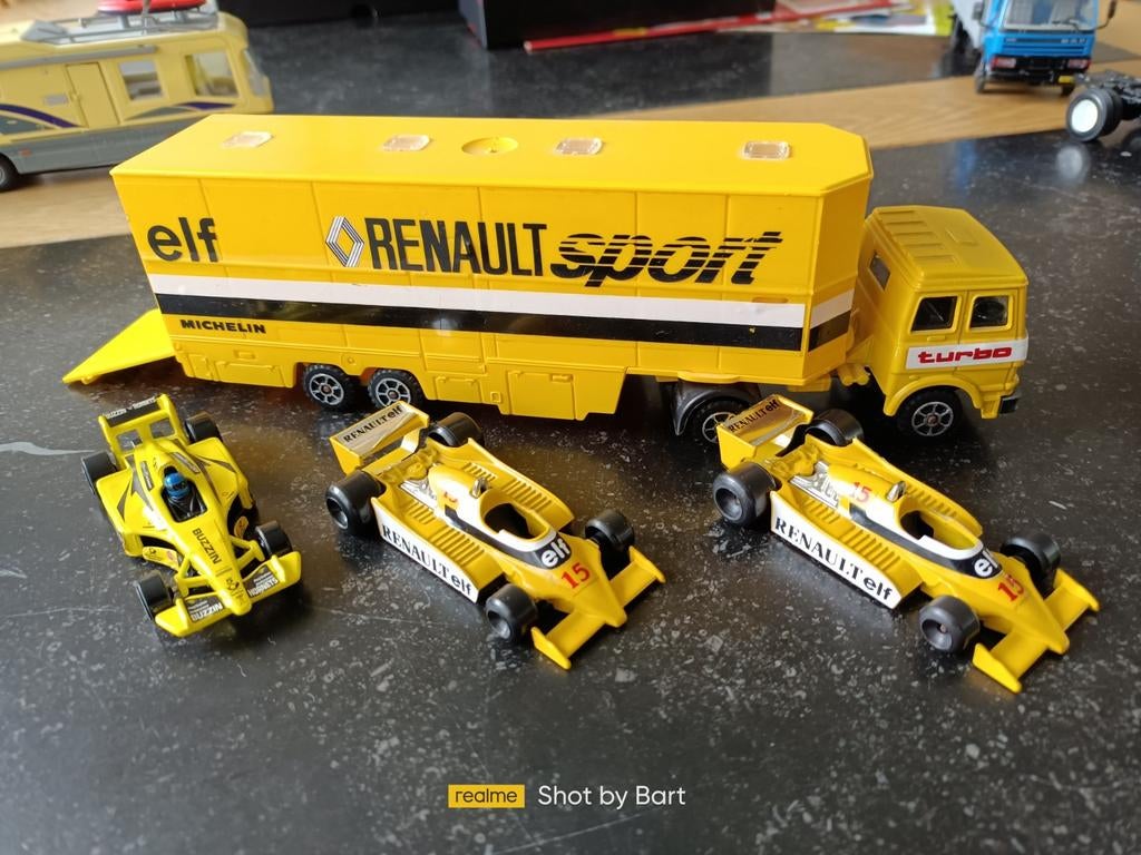 Renault Sport Truck met Trailer - Modelauto, Hobby en Vrije tijd, Modelauto's | 1:50, Ophalen of Verzenden, Zo goed als nieuw