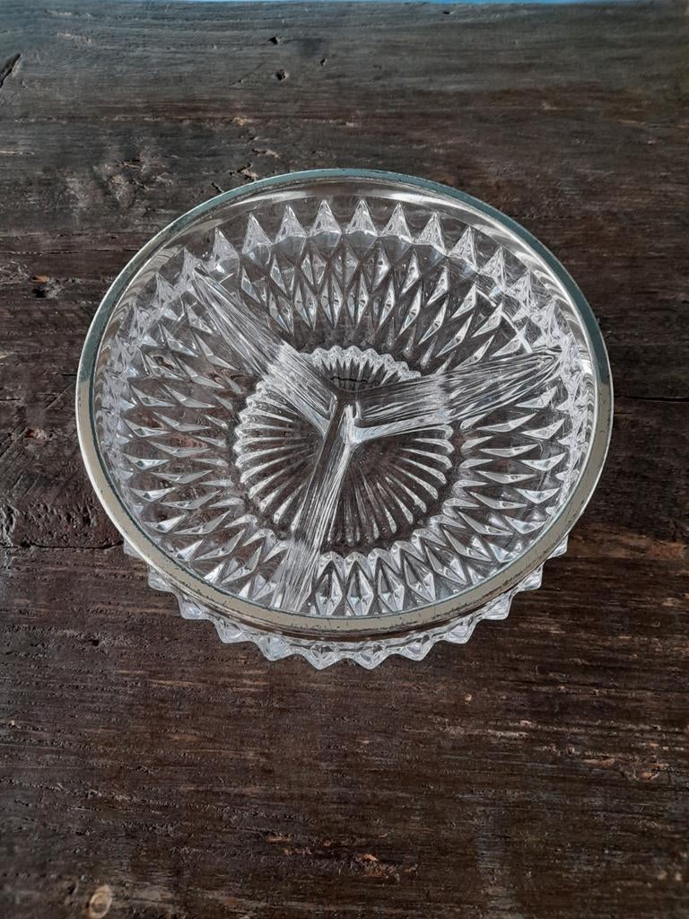 Bonbonschaaltje van glas met een "zilveren" rand, lijkt oud!, Ophalen of Verzenden