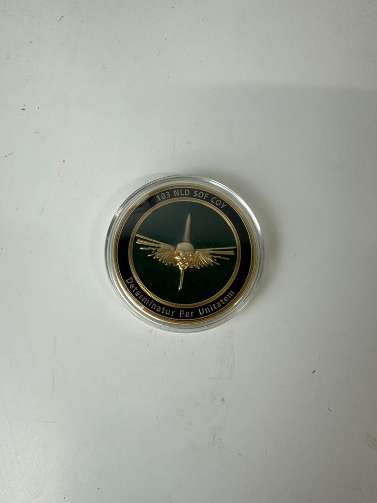 Kct 103 NLD SOF COY munt, Verzamelen, Militaria | Algemeen, Ophalen of Verzenden, Landmacht, Nederland, Embleem of Badge