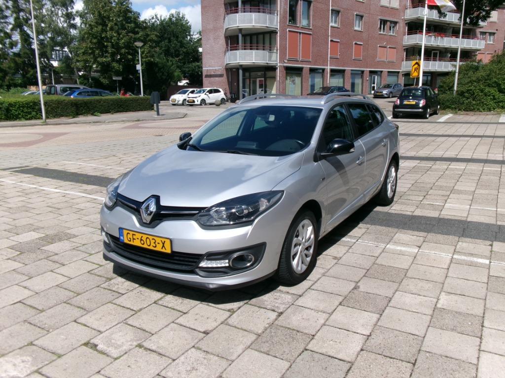 RENAULT MEGANE ESTATE 1.2TCe LIMITED AIRCO-NAVI-CRUISE, Auto's, Voorwielaandrijving, Dealer onderhouden, Stof, 4 cilinders