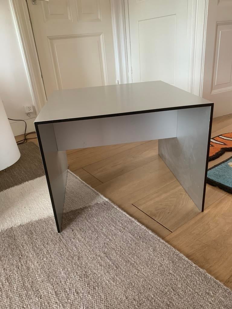 B&b italia aluminum mdf side table, Ophalen, Gebruikt, Vierkant