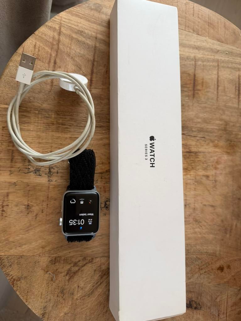 Apple watch serie 3 42mm, Ophalen, Zo goed als nieuw, Zwart, IOS