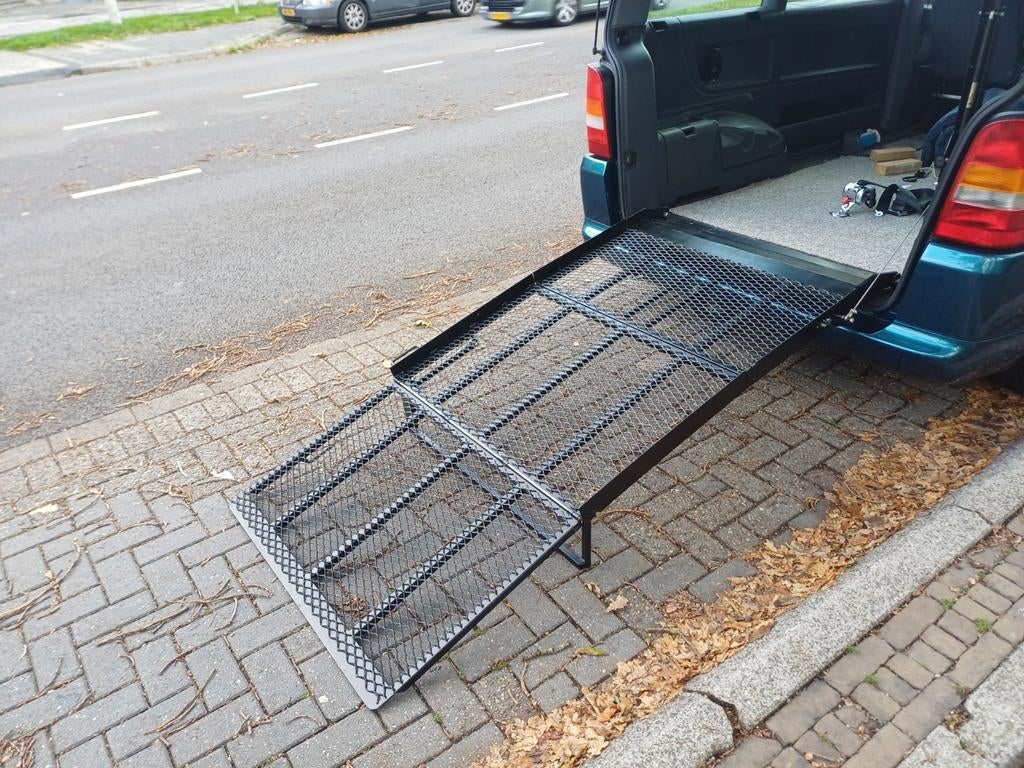 Rolstoel oprijplaat - Ideaal voor auto of bus, Ophalen, Gebruikt