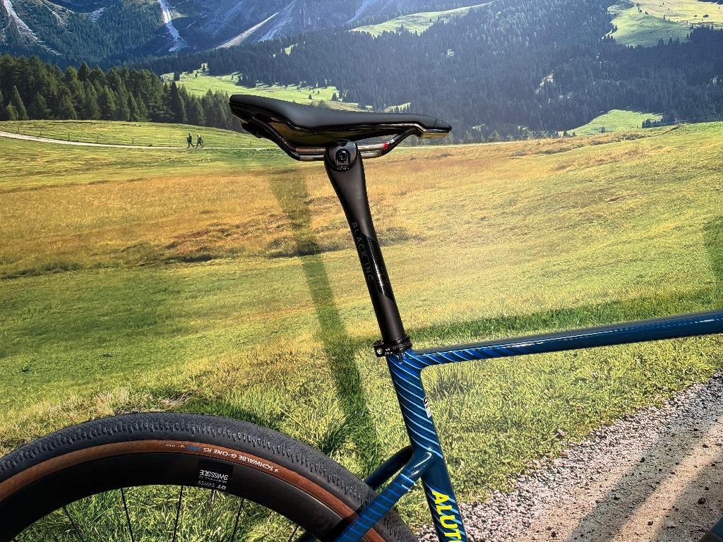 * Factor Aluto 56cm GRX 825 DI2 DT GRC 1400 € 7.999,- Gravel, 28 inch, Carbon, Heren, Nieuw