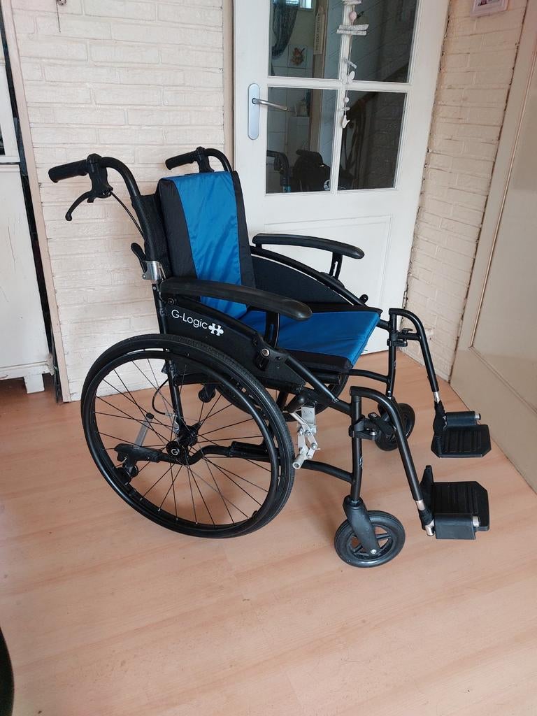 G logic  comfort  nieuwstaat lichtgewicht rolstoel, Ophalen of Verzenden, Zo goed als nieuw, Duwrolstoel