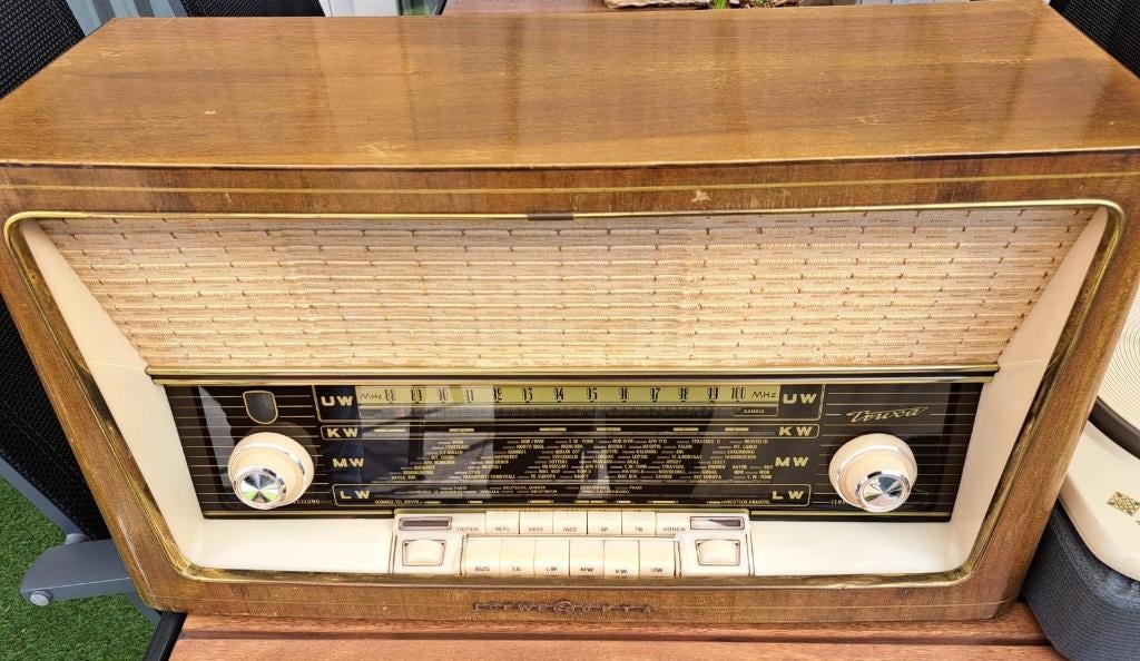 Radio Loewe opta truxa 3731W, Ophalen
