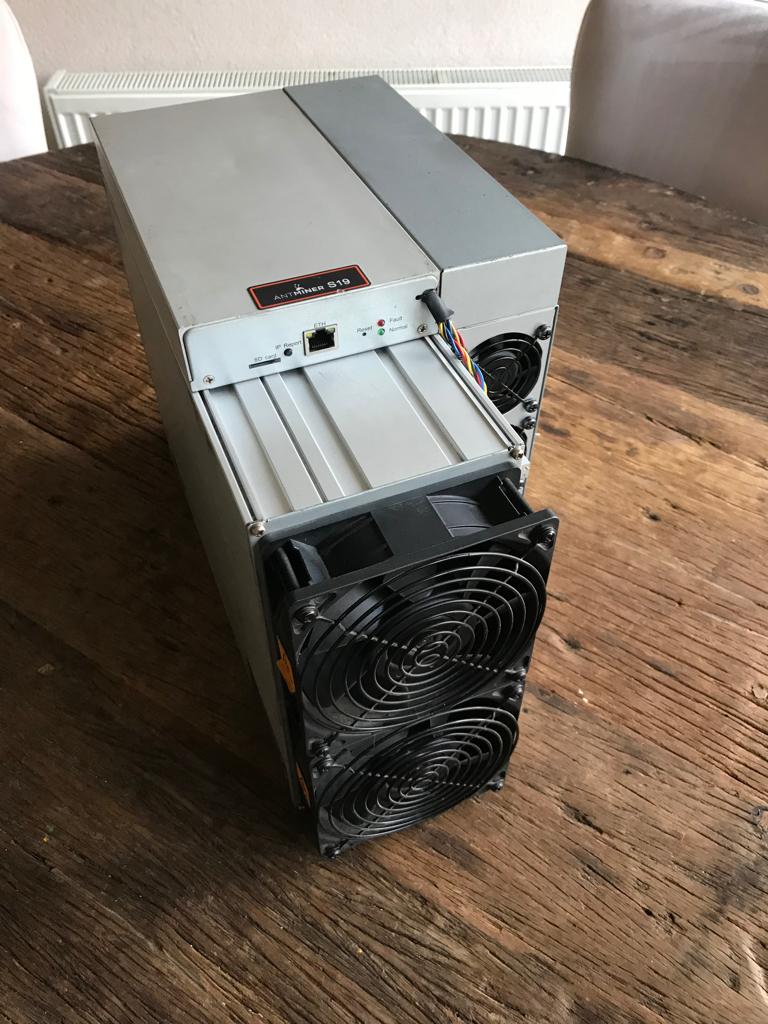 Bitmain Antminer S19 90TH - 2967W Bitcoin Crypto Miner, Ophalen of Verzenden, Bitmain / MineTheCoinz, Martin@minethecoinz.nl, Mijdrecht