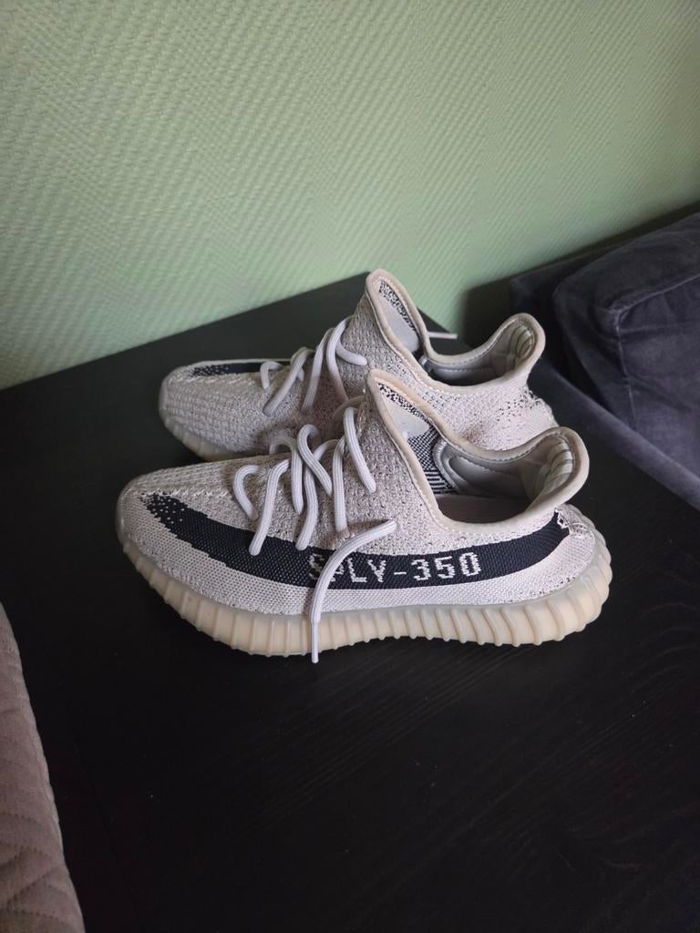 Yeezy Boost 350 - Maat 38 - Goede Staat, Beige, Ophalen of Verzenden, Yeezy, Sneakers of Gympen