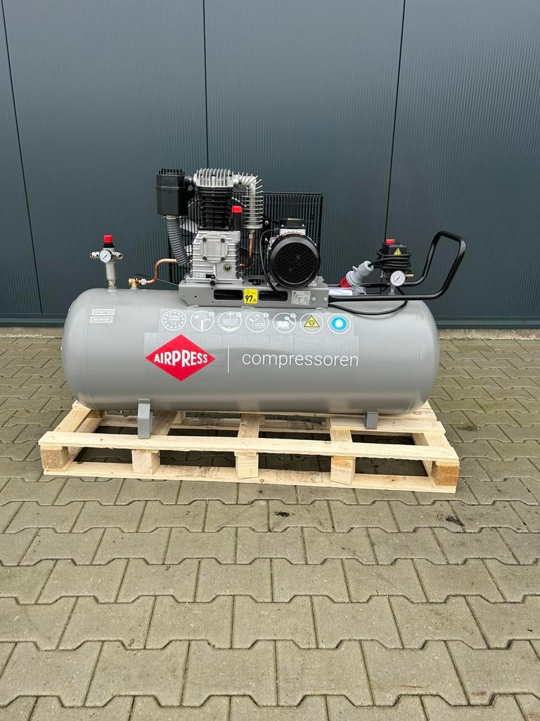 compressor HK 600-200 wielen zijn er bij, Ophalen, Nieuw, 400 tot 800 liter/min, 6 tot 10 bar