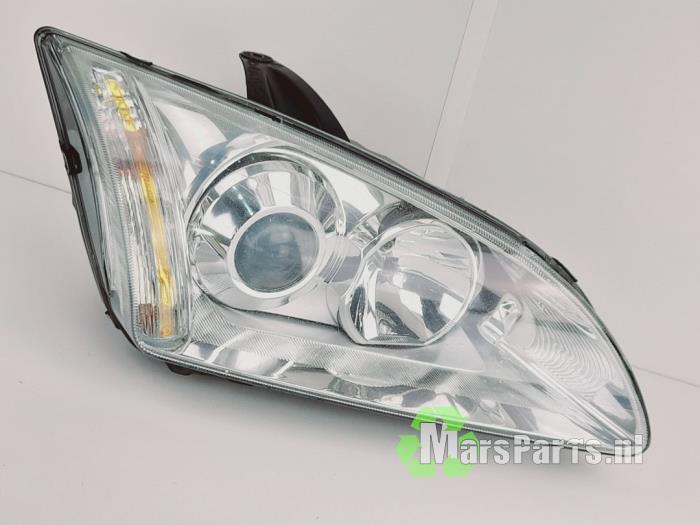 Koplamp rechts van een Ford Focus, Gebruikt, -, -, Ophalen of Verzenden